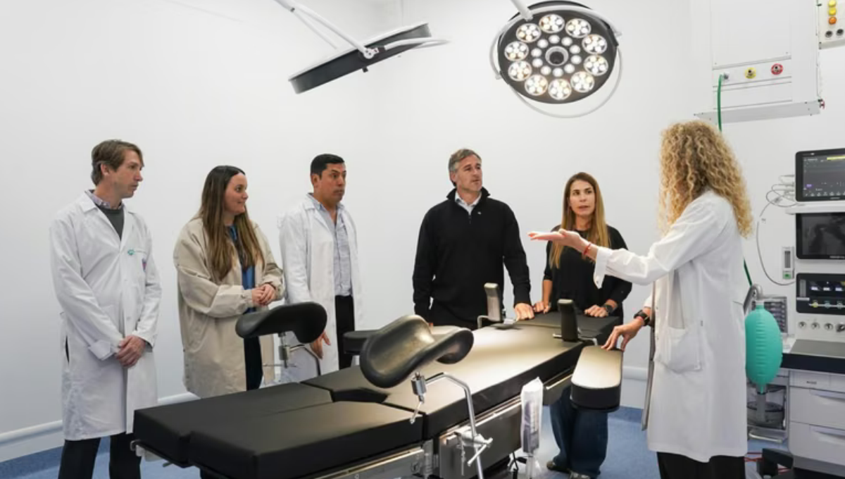 El intendente recorrió los nuevos quirófanos del Hospital Sanguinetti. 